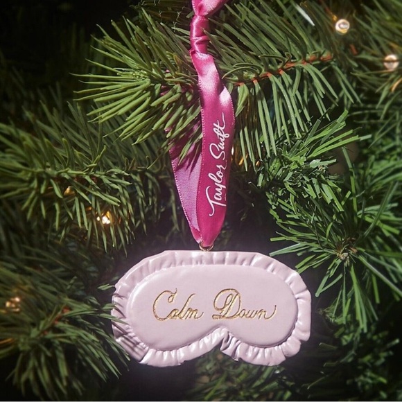 Taylor Swift Lover Ornament Calm Down Sleep Mask - Picture 1 of 2